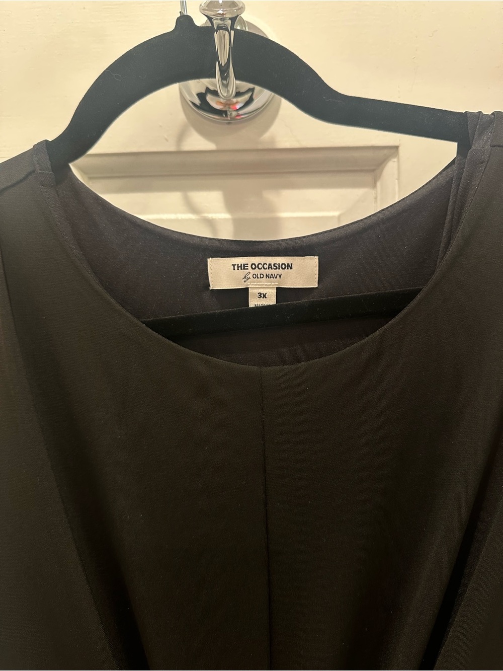 Old Navy Black Sleeveless Twist-Front Maxi Dress - Picture 3 of 4